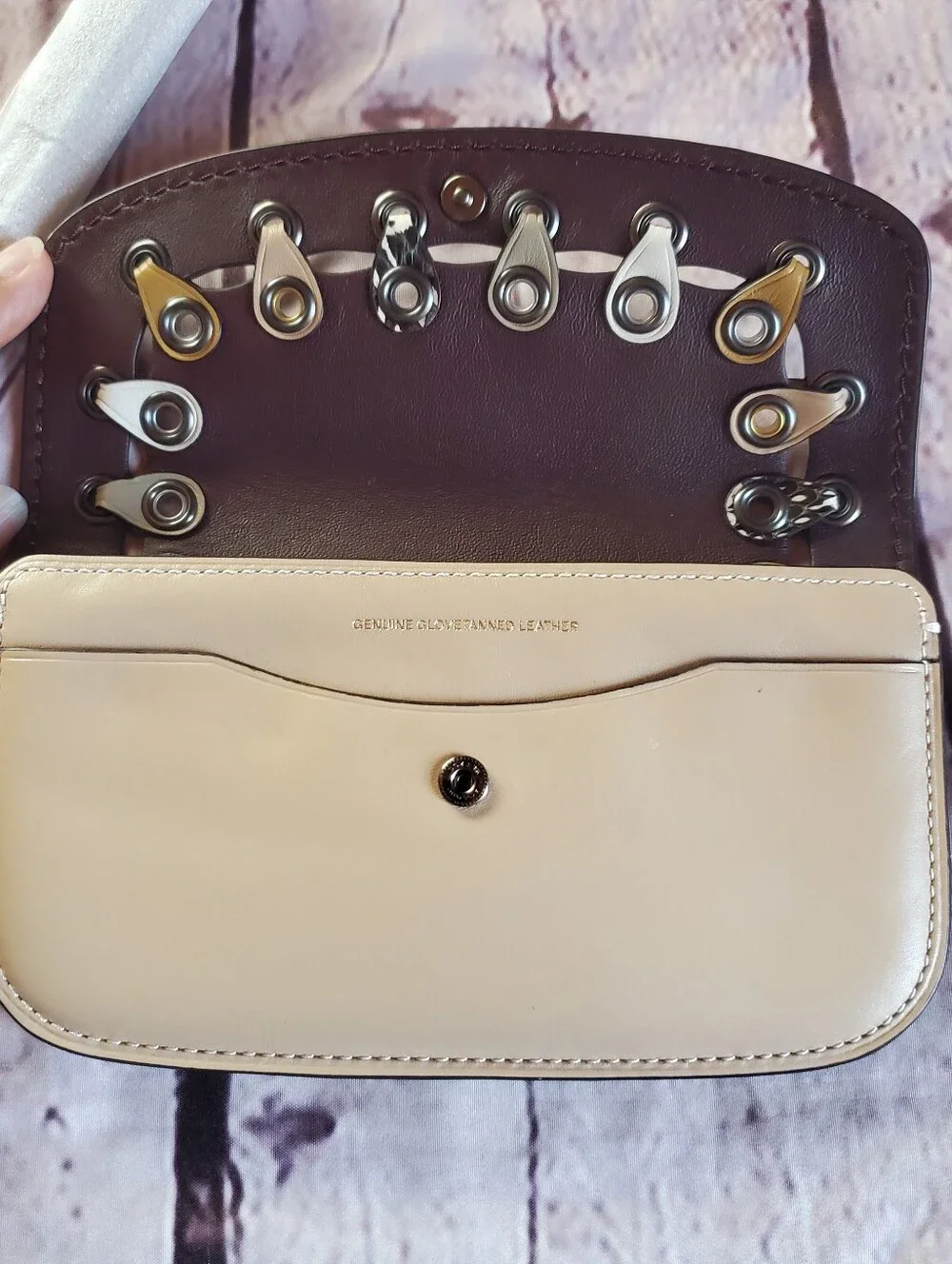 Coach chic beige
